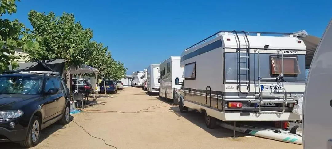 Camping El Pinar Platja Santa Susanna 3*,