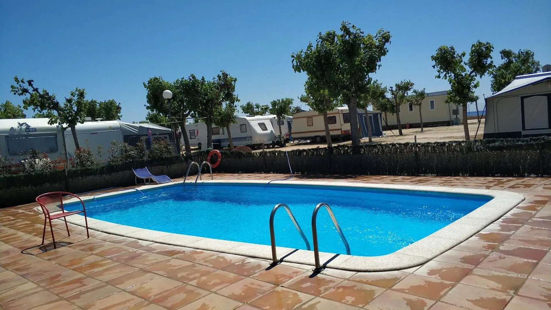 Campsite Camping El Pinar Platja Santa Susanna