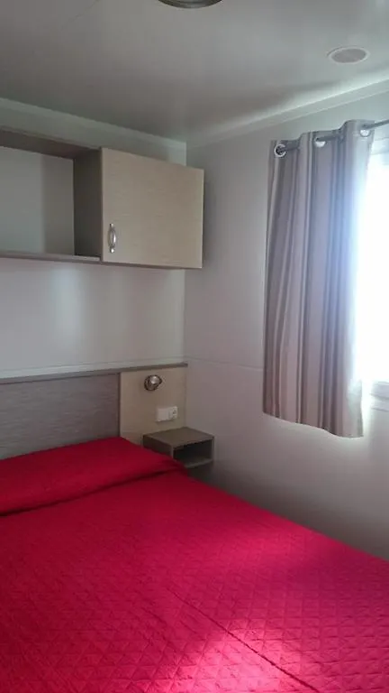 Camping El Pinar Platja Santa Susanna Campsite