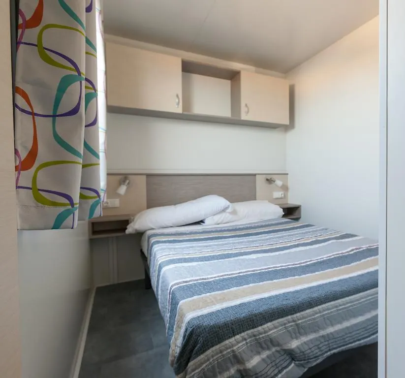 Campsite Camping El Pinar Platja Santa Susanna